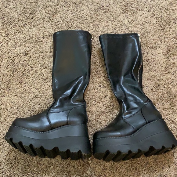 High Platform Boots - Picture 3 of 8